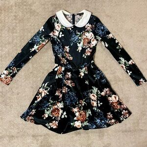 Unique Vintage Black Velvet Floral Long Sleeve Jet Set Fit & Flare Dress XS